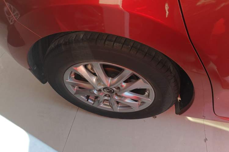 Used Mazda Mazda 3 Axela 2014 Hatchback 1.5L Automatic Luxury Model
