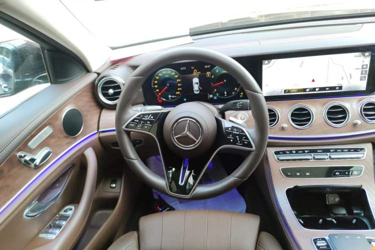 Used Mercedes-Benz E-Class 2023 Facelift E 260 L