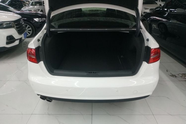 Used Audi A4L 2016 35 TFSI Collector's Edition Automatic Standard Model
