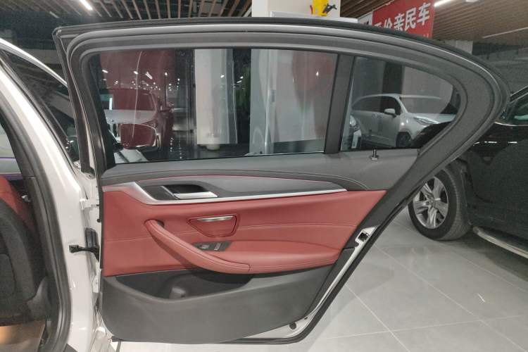 Used BMW 5 Series 2021 Facelifted 530Li xDrive M Sport Package
