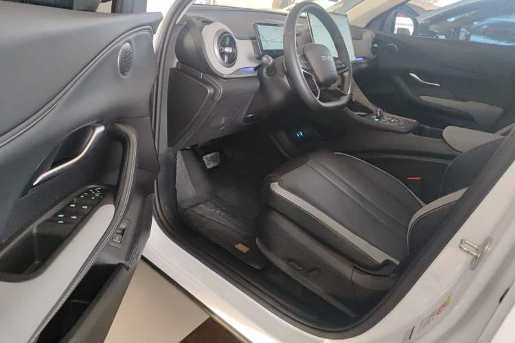 Used BYD Sealion 05 DM-i 2025 DM-i 115KM Flagship Model
