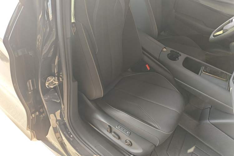 Used Volkswagen ID.UNYX 2024 Pro Long-Range Version
