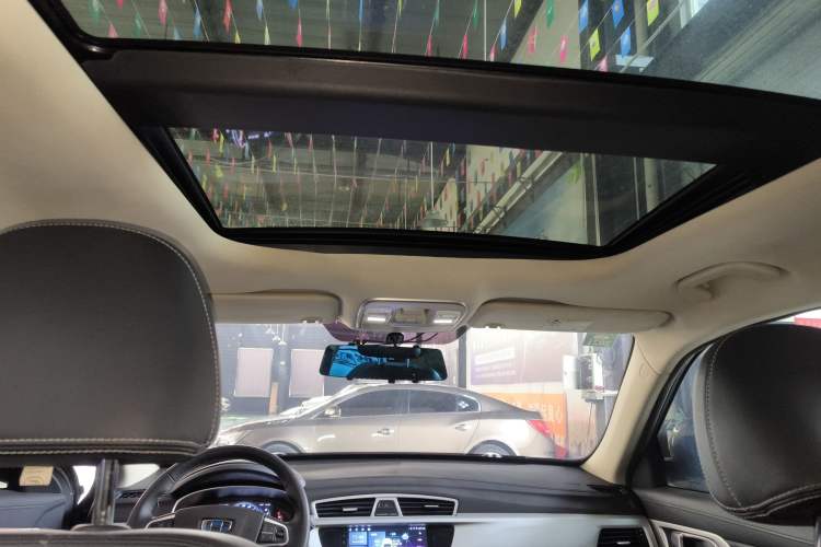 Used Geely Auto Emgrand X7 Sport 2018 1.8TD Automatic Two-Wheel Drive Smart Connect 4G Internet Edition