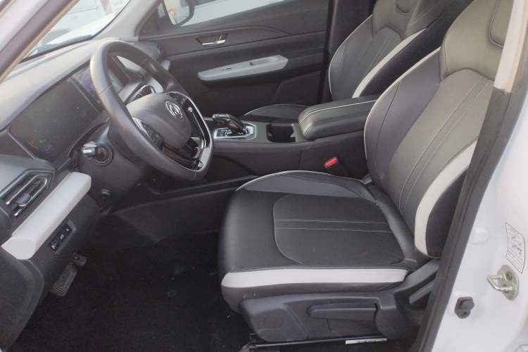 Used Dongfeng Aeolus E70 2023 500 Smart Edition Lithium Iron Phosphate 48.6 kWh 120 kW