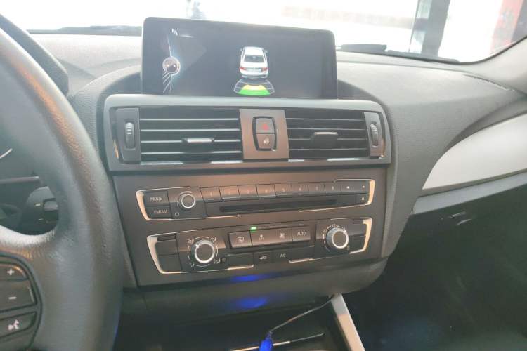 Used BMW 2 Series 2014 220i Leading Model