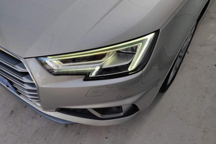 Used Audi A4L 2019 40 TFSI Fashion Edition China VI Emission Standard

