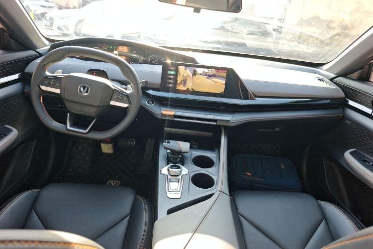 Used Changan UNI-V 2022 1.5T Smart Navigation Version
