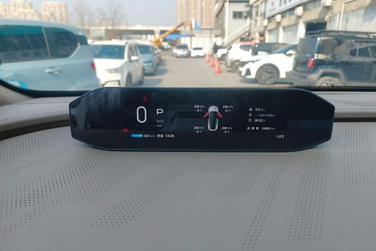 Used  HT 2023 670 Rear-Drive Ultra-High-Voltage NDA Version
