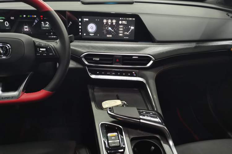 Used Changan UNI-T 2022 1.5T Prestige Version
