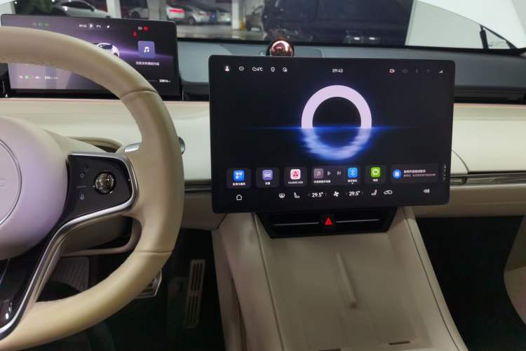 Used Hima Luxeed R7 2024 All-Electric 802 km Max