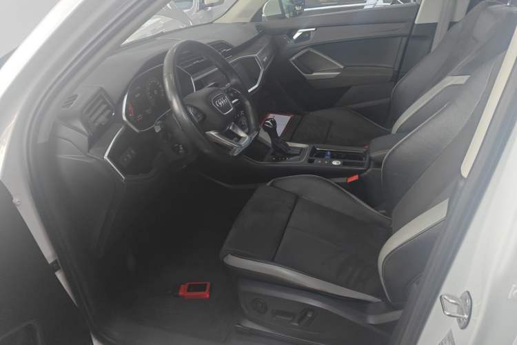 Used Audi Q3 2023 35 TFSI Fashion Dynamic Model (1.5T)
