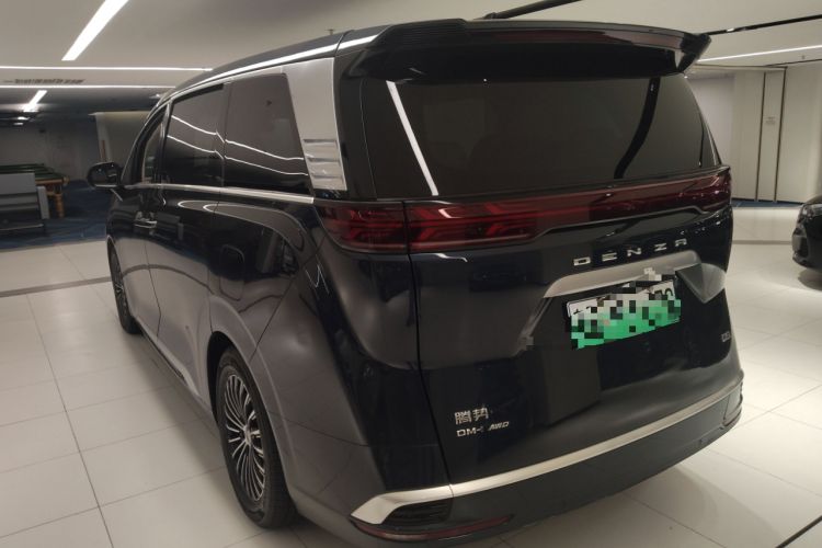 Used Denza D9 2022 DM-i 970 Four-Wheel Drive Flagship Model
