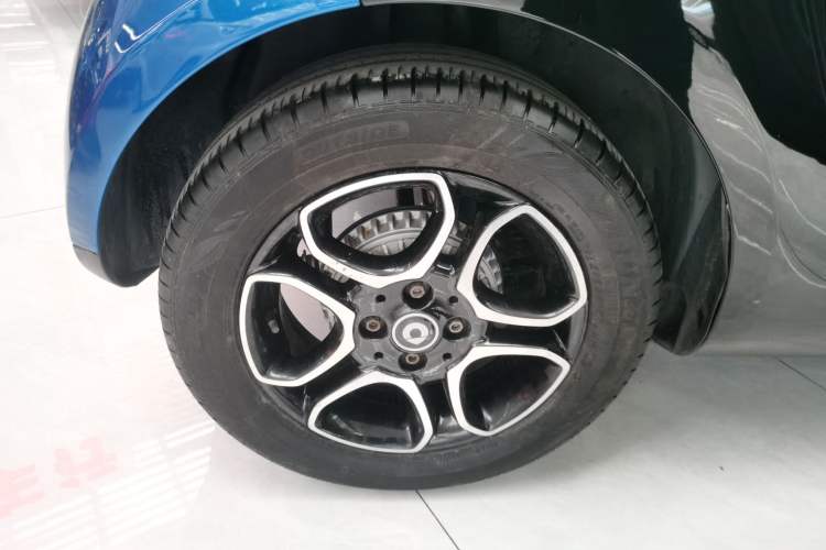 Used  fortwo 2019 0.9T 66kW Hardtop Wind Power Edition China VI
