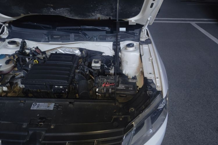 Used Volkswagen Gran Lavida 2013 1.6L Automatic Comfort Model
