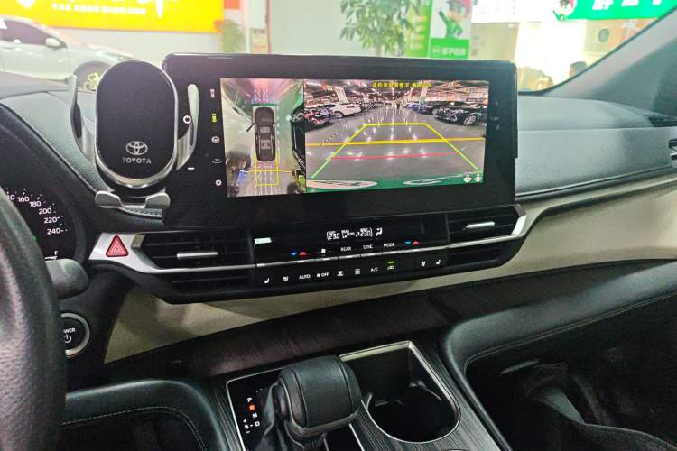 Used Toyota Sienna 2024 2.5L Hybrid Four-Wheel Drive Prestige Edition