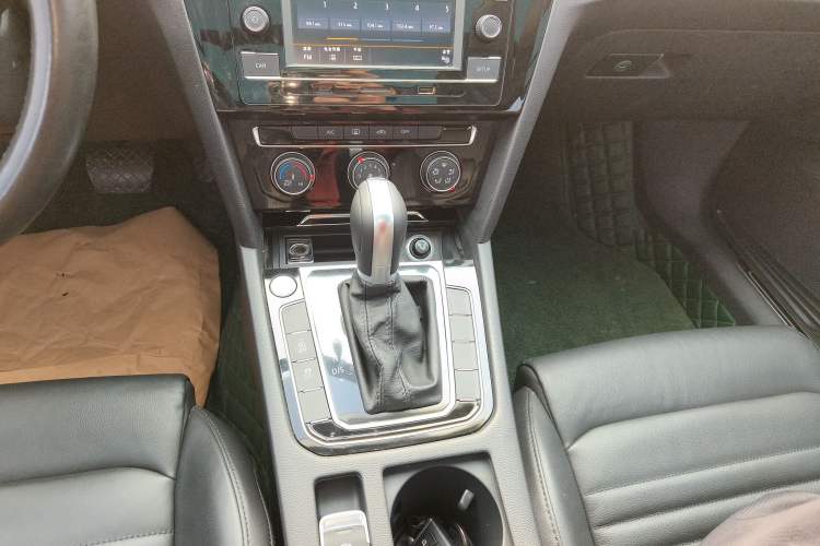 Used Volkswagen Magotan 2018 330TSI DSG Advanced Model
