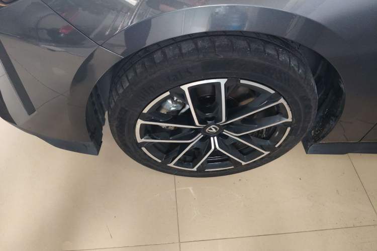 Used Changan UNI-V iDD 2024 Blue Whale Smart Electric iDD 136km ZhiKu Model
