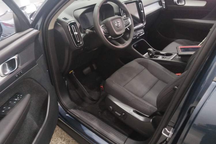 Used Volvo XC40 2022 T4 Four-Wheel Drive Smart & Stylish Edition
