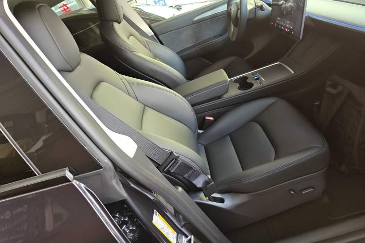 Used Tesla Model Y 2024 Rear-Wheel-Drive Version