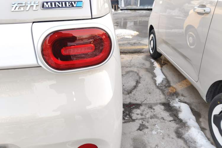 Used Wuling Hongguang MINIEV 2024 3rd Generation 215km Youth Edition
