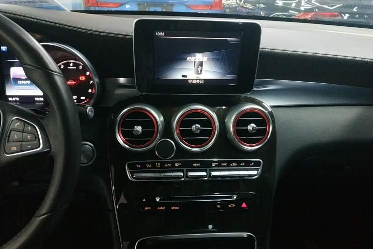 Used Mercedes-Benz GLC 2016 GLC 260 4MATIC Luxury Model
