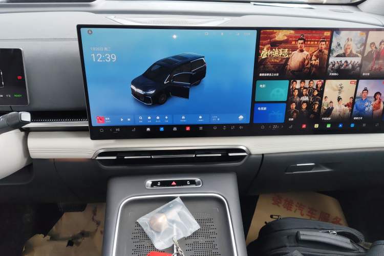 Used VOYAH Dream 2025 PHEV Four-Wheel-Drive Flagship Kunpeng Edition
