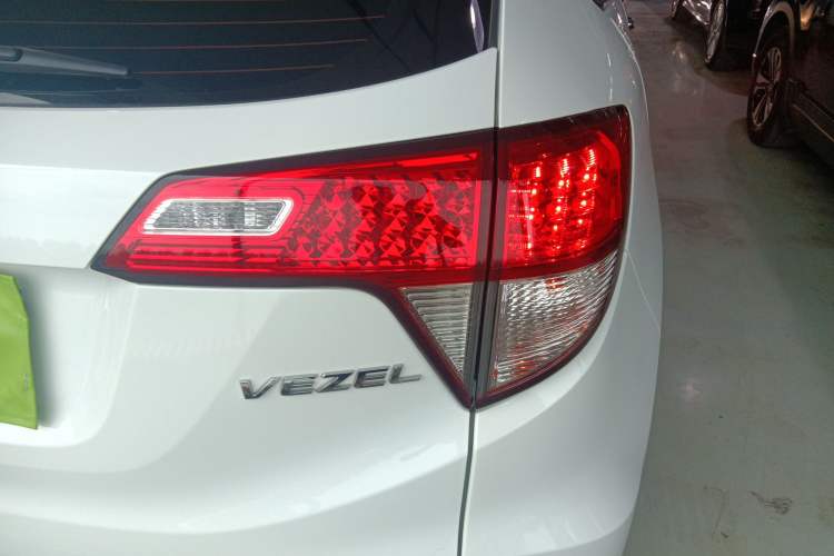 Used Honda Vezel 2020 1.5L CVT Pioneer Edition
