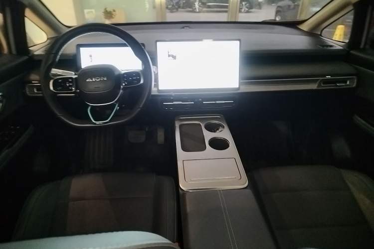 Used AION Y 2023 Plus 510 Smart Edition