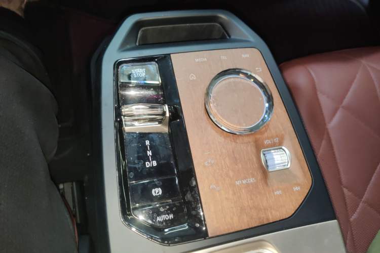 Used BMW iX 2022 xDrive40
