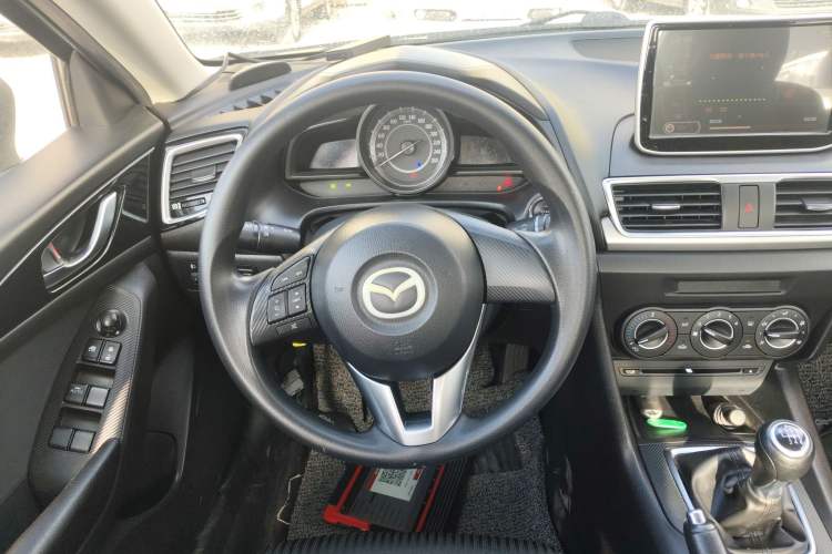 Used Mazda Mazda 3 Axela 2016 Sedan 1.5L Manual Comfort Model
