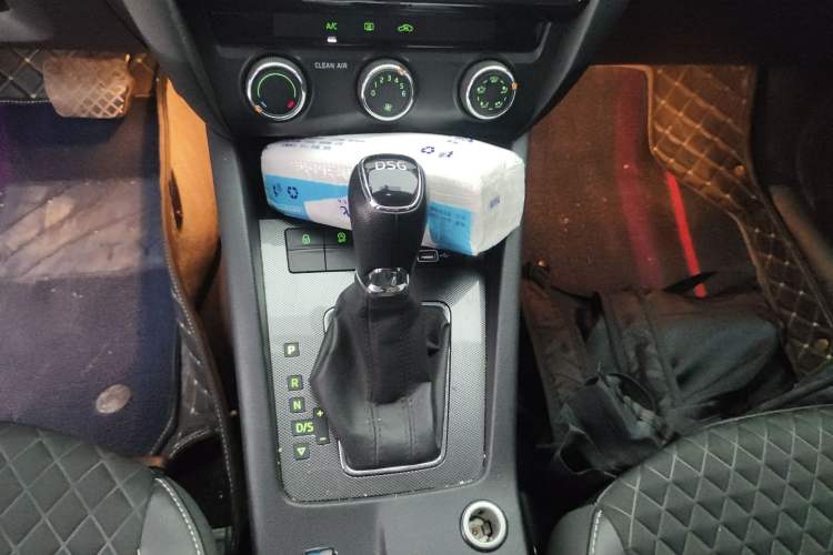 Used Skoda Octavia 2019 Station Wagon TSI230 DSG Luxury Edition China VI Standard
