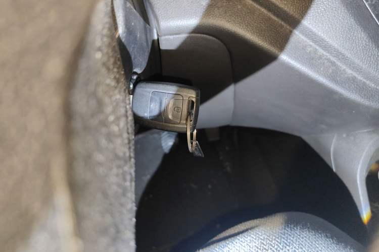 Used Wuling Hongguang V 2022 1.5L Jingqu Version Hydraulic Power Steering LAR
