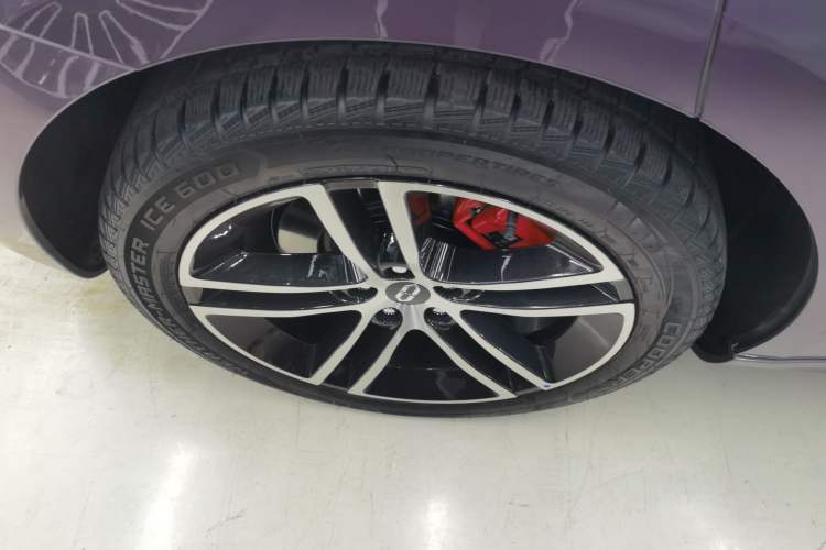 Used Hima AITO M5 2025 Extended-Range Ultra All-Wheel-Drive Version
