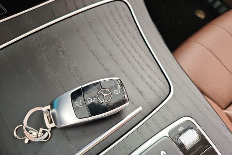 Used Mercedes-Benz E-Class 2023 E 260 L
