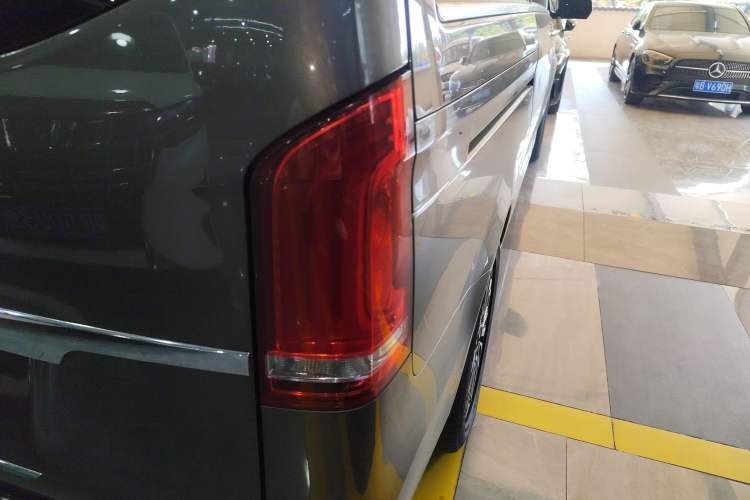 Used Mercedes-Benz V-Class 2017 V 260 Prestige Edition
