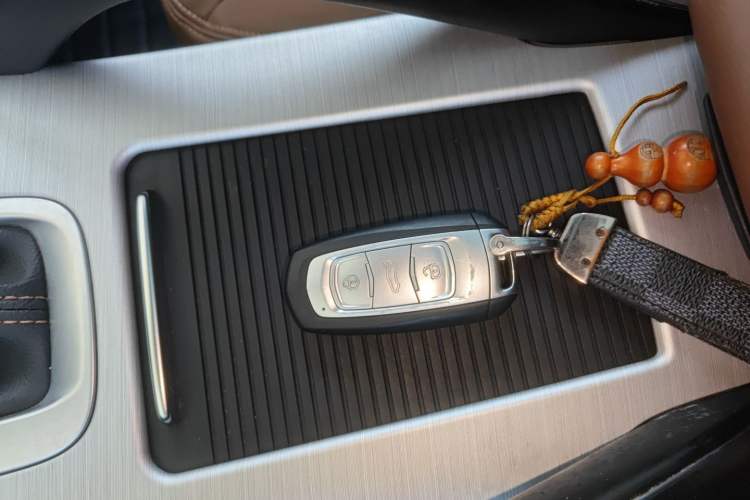 Used Geely Auto Emgrand X7 Sport 2016 1.8TD Automatic All-Wheel-Drive ZhiZun Edition
