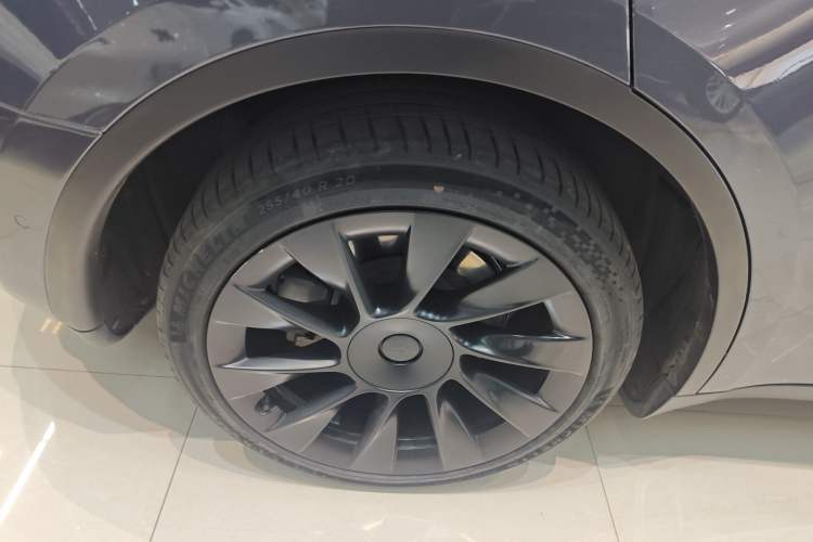 Used Tesla Model Y 2021 Long-Range All-Wheel-Drive Version