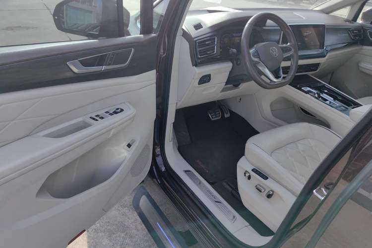 Used Volkswagen Viloran 2022 380TSI Prestige Edition
