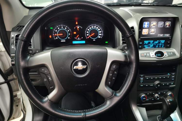 Used Chevrolet Captiva 2014 2.4L 4x4 Flagship Edition 7 Seats