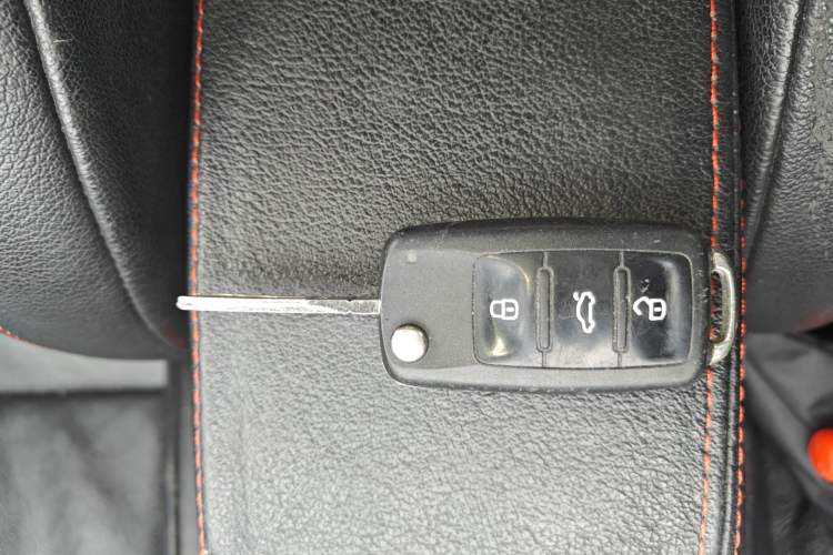 Used Volkswagen Lavida 2013 Revised Classic 1.6L Automatic Fashion Edition
