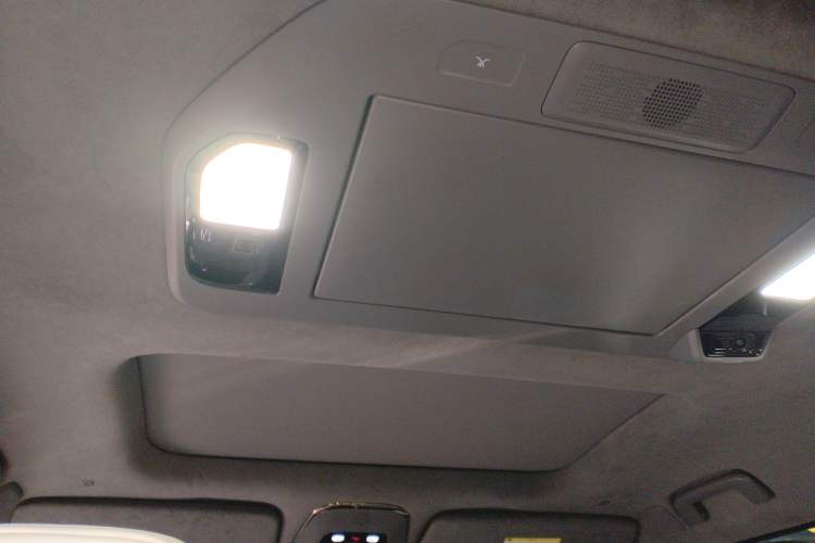 Used Zeekr 009 2024 7-Seater Aisle Version 108 kWh
