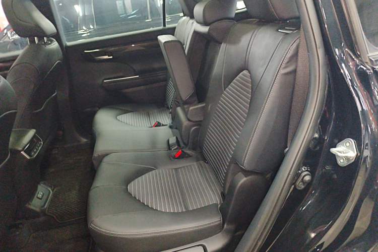 Used Toyota Crown Kluger 2023 2.5L HEV Four-Wheel Drive Luxury Edition
