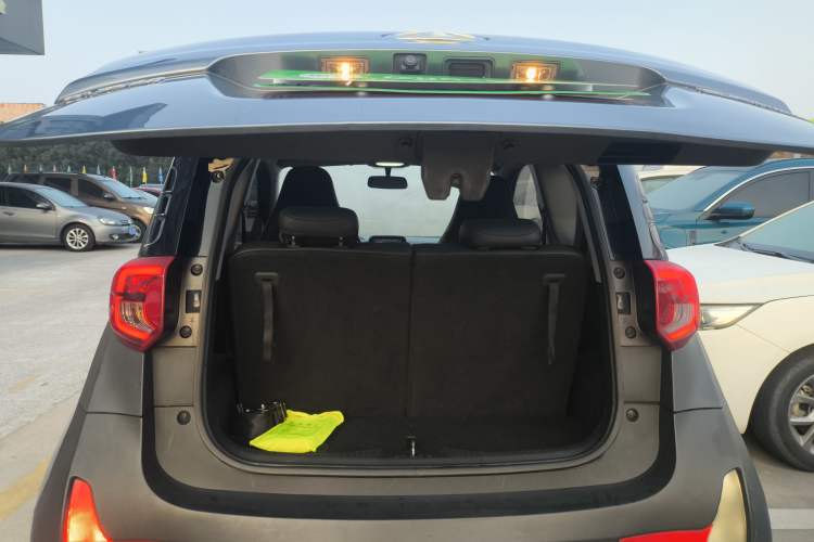 Used Chery Little Ant 2022 Sweet Pink Edition Half-Sugar Version Lithium Iron Phosphate 29.2 kWh 30 kW 301 km