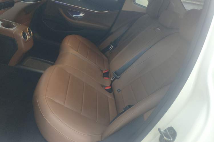 Used Mercedes-Benz E-Class 2018 E 300 L Sporty and Stylish Model
