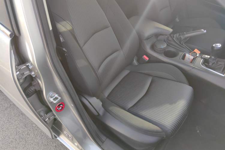 Used Mazda Mazda 3 Axela 2016 Sedan 1.5L Manual Comfort Model