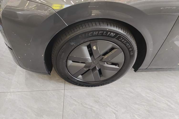 Used Li Auto MEGA 2024 Ultra Model
