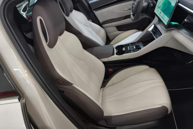 Used BYD Song PLUS New Energy 2025 DM-i Smart Drive 112KM Prestige Model