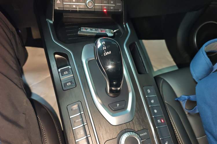 Used Wey VV5 2021 1.5T Two-Wheel Drive Smart Pioneer
