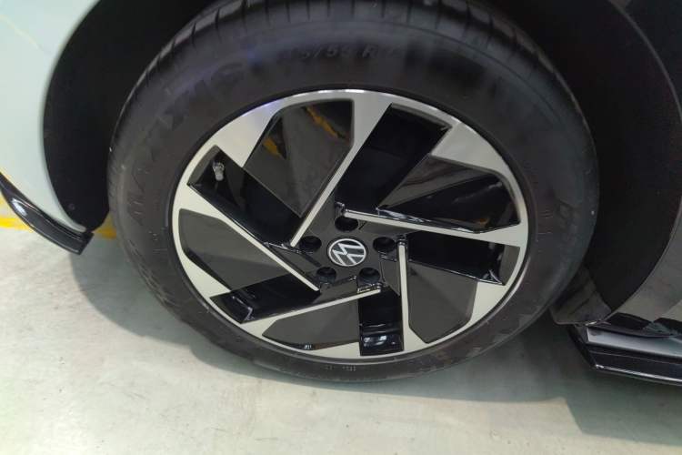 Used Volkswagen ID.3 2025 Smart Model Outstanding Oxygen Edition
