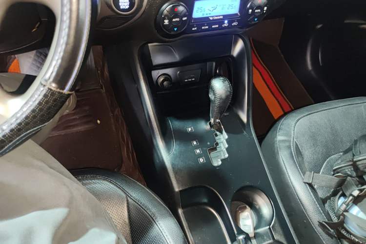 Used Hyundai ix35 2015 2.0L Automatic 2WD Smart Type China IV